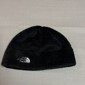 The North Face Black Fleece Hat for girls
